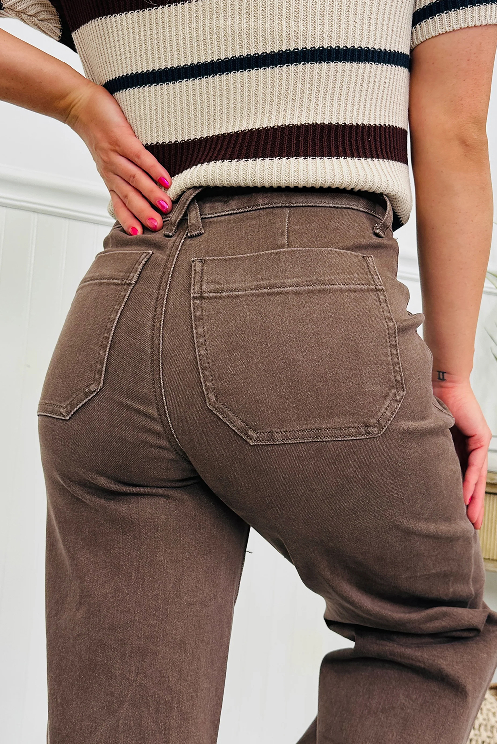 Dark Brown Retro Washed Patch Pocket Loose Jeans view 4