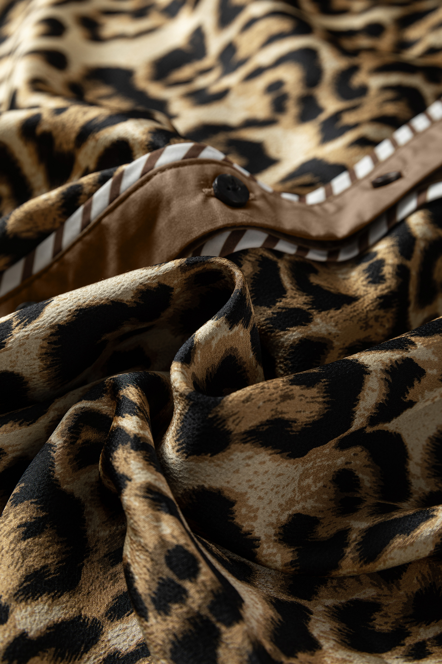 Brown Leopard Collared 3/4 Sleeve Shirt and Loose Pants Two Piece Outfit Set view 26