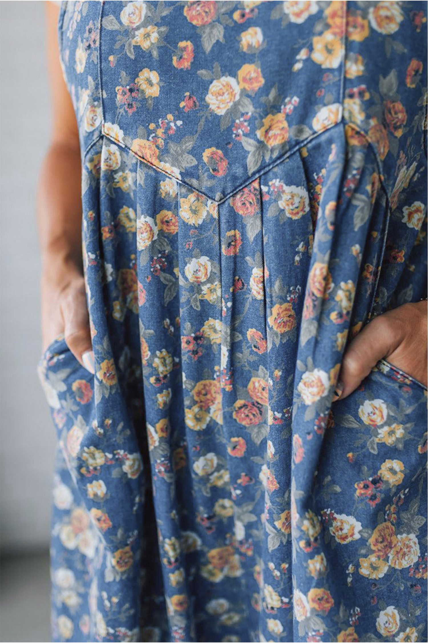 Blue Vintage Rose Printed Pleated Loose Denim Overall Jumpsuit view 9