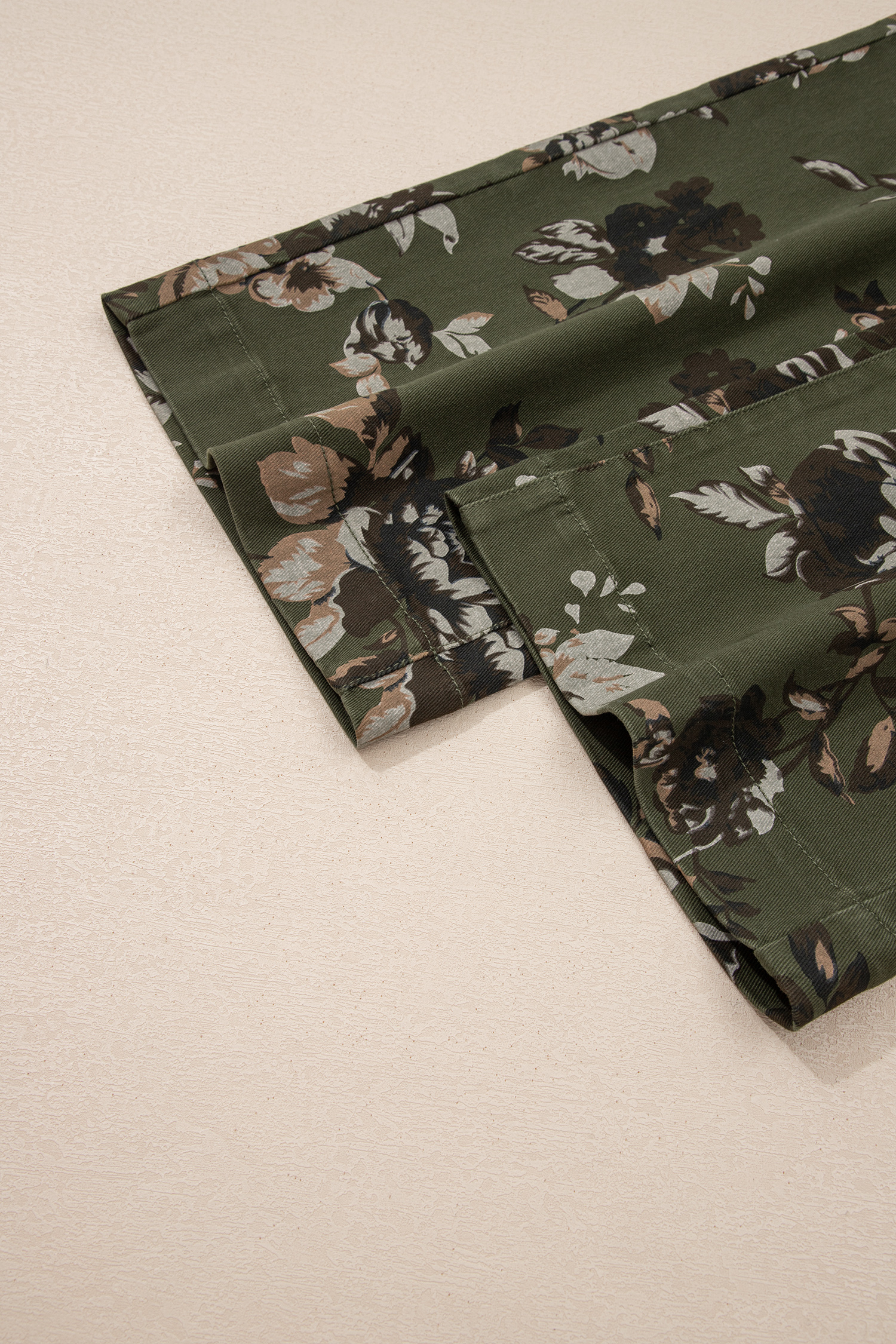 Green Vintage Floral Print Square Patch Pocket Raw Hem Shift Jeans view 17