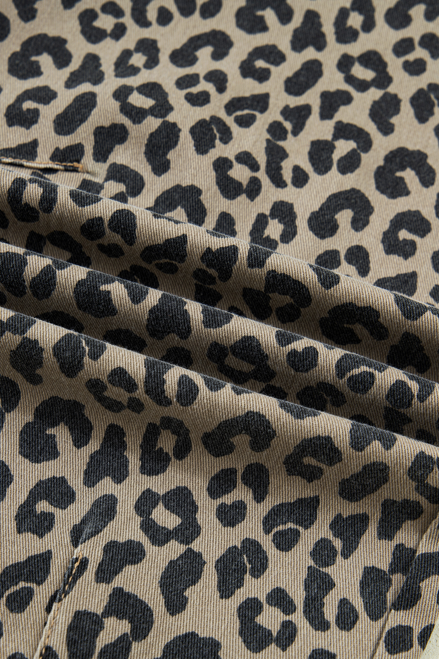 Khaki Leopard Print Drawstring Elastic Waist Loose Denim Pants with Pockets view 16