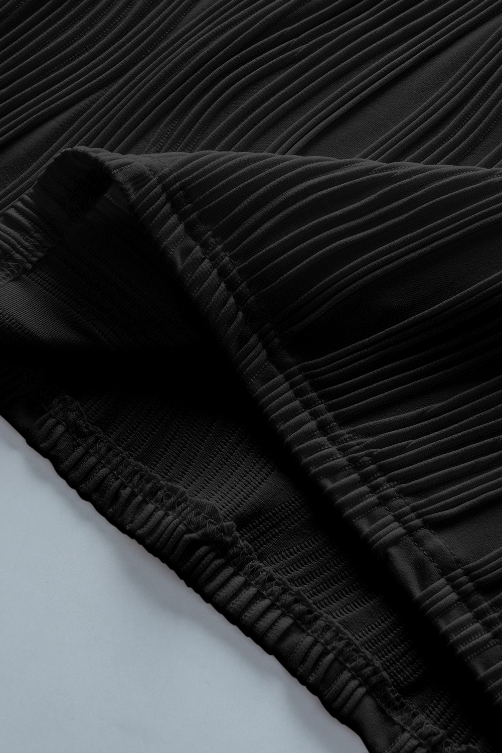 Black Solid Color Wavy Textured Plus Size Tee