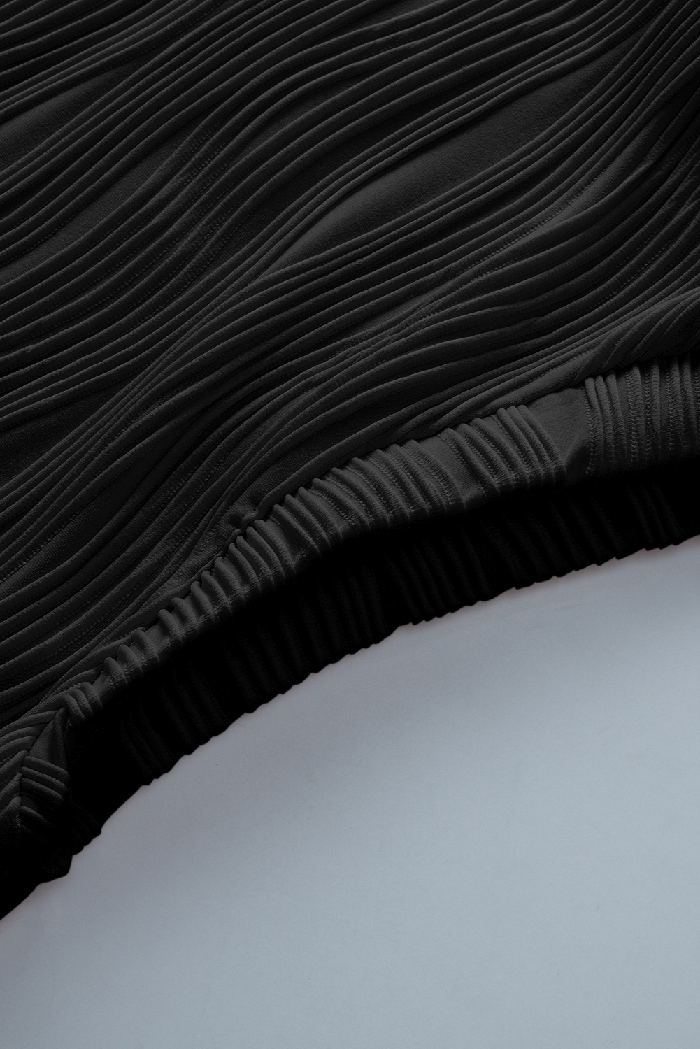 Black Solid Color Wavy Textured Plus Size Tee