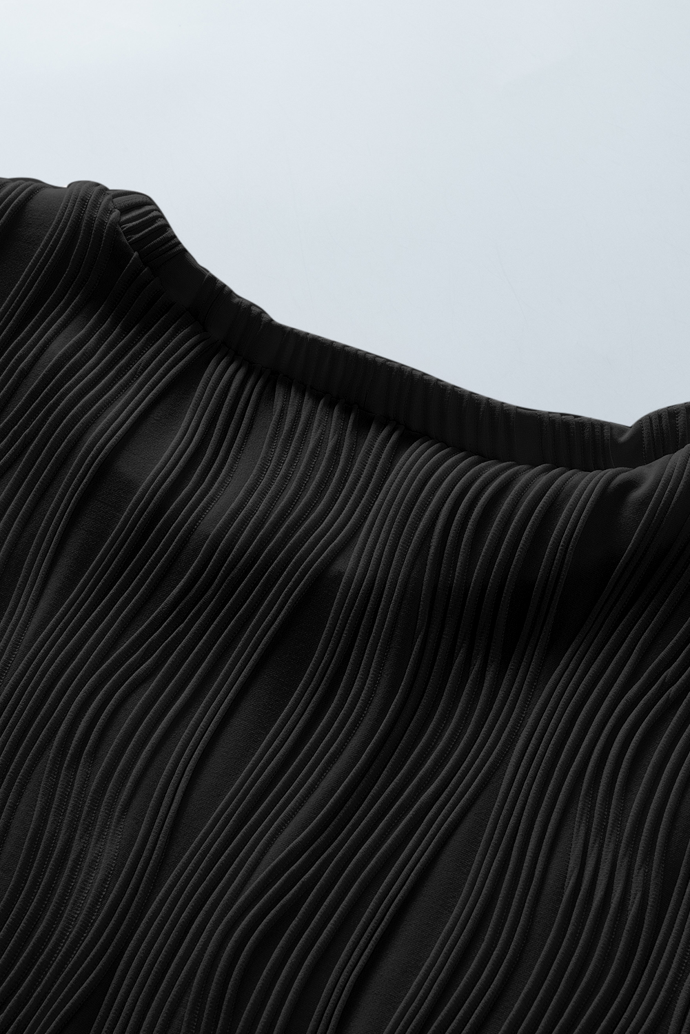 Black Solid Color Wavy Textured Plus Size Tee