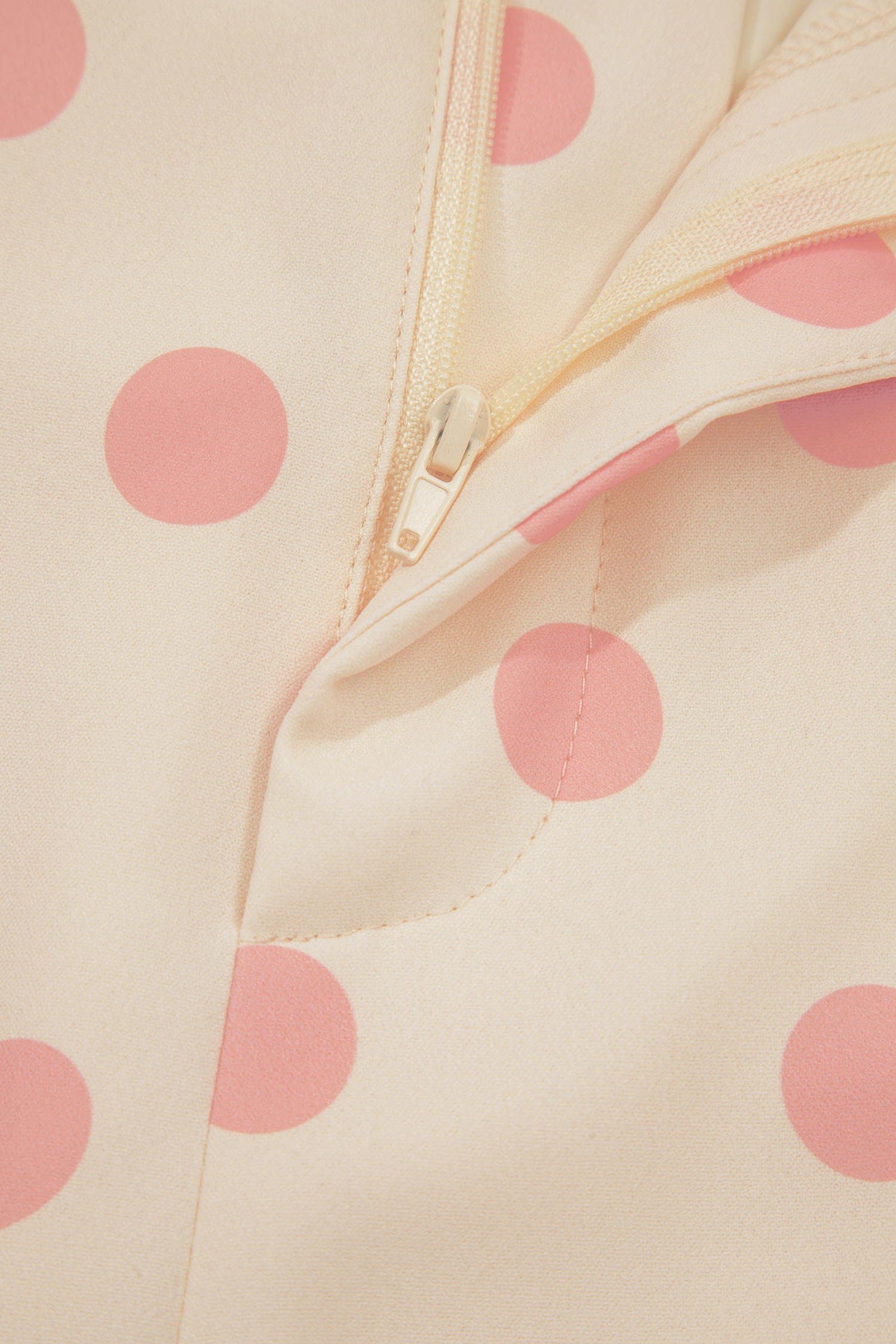 White Polka Dot Print Patched Pocket Mid-rise Straight Leg Pants view 14
