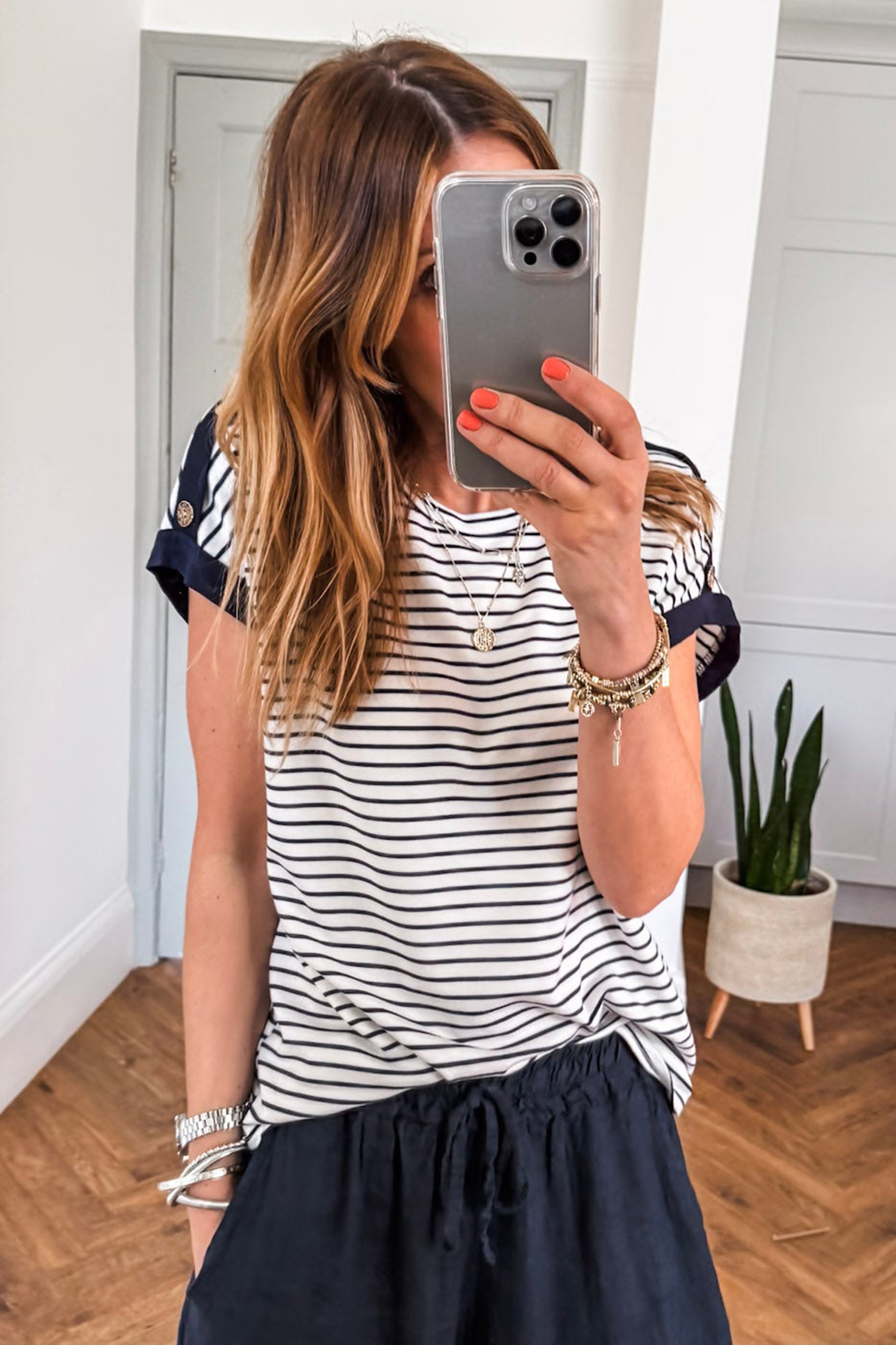 Black Stripe Cuffed Sleeve Button Detail Loose Tee view 15