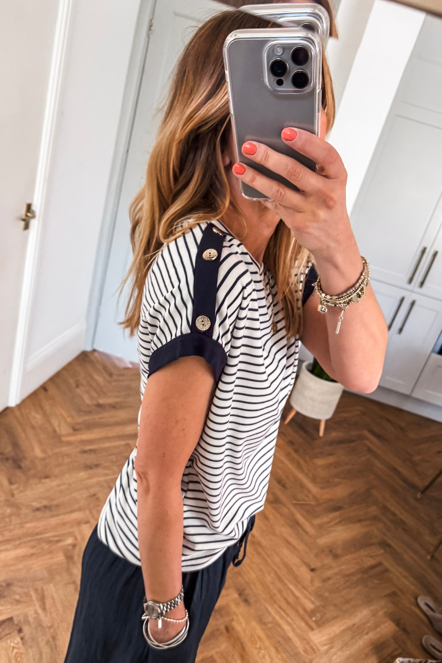 Black Stripe Cuffed Sleeve Button Detail Loose Tee view 10