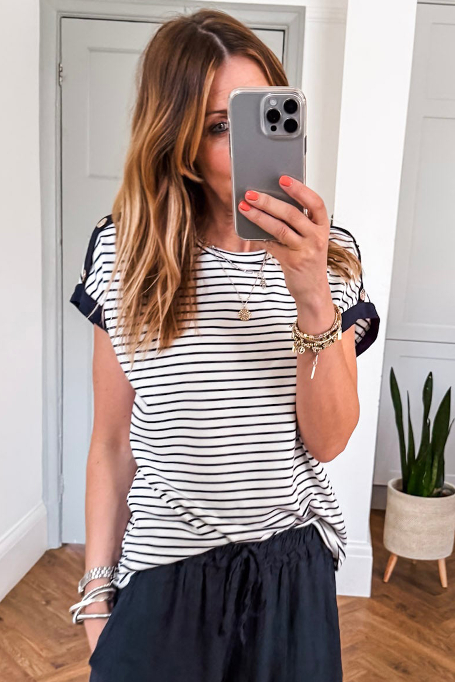 Black Stripe Cuffed Sleeve Button Detail Loose Tee view 12