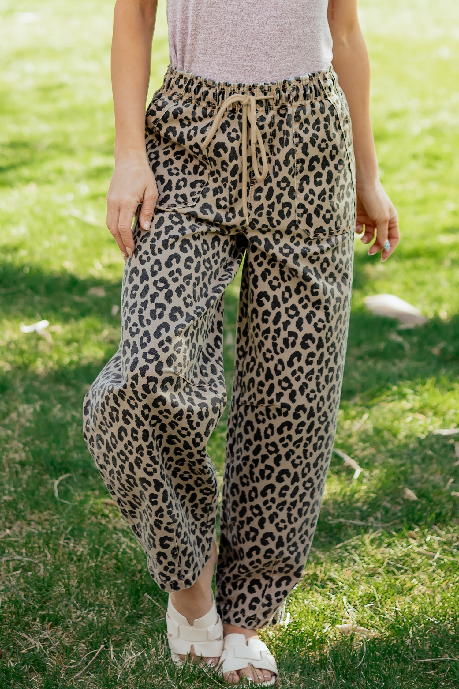 Khaki Leopard Print Drawstring Elastic Waist Loose Denim Pants with Pockets view 6
