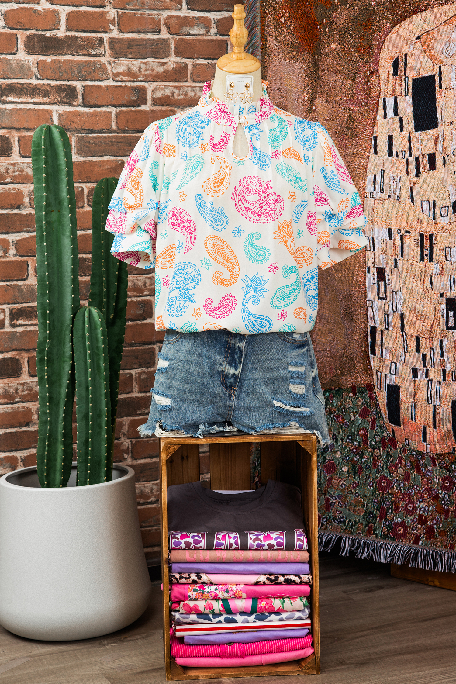 Multicolour Vibrant Paisley Printed Button Keyhole Puff Sleeve Blouse view 6