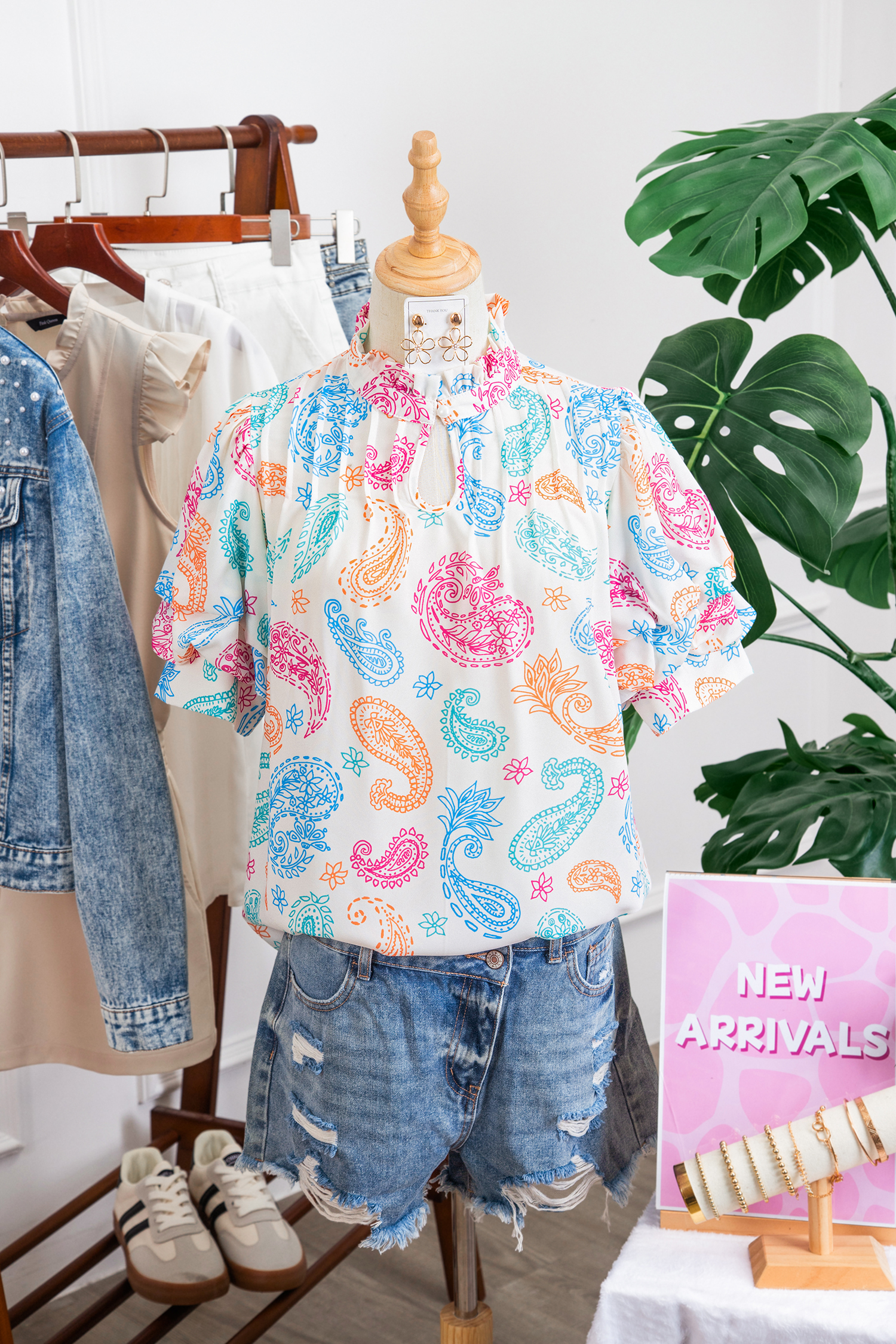 Multicolour Vibrant Paisley Printed Button Keyhole Puff Sleeve Blouse view 10