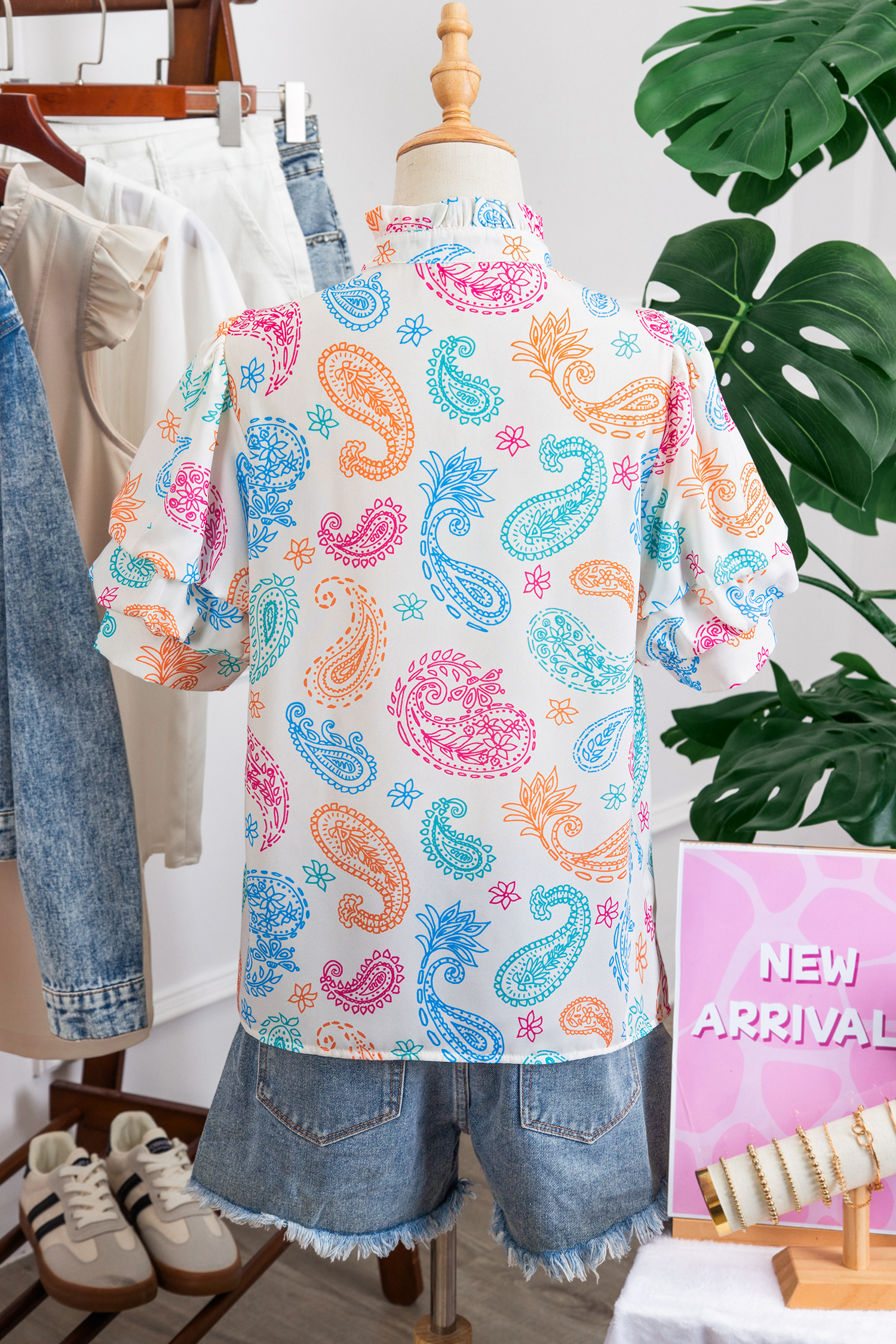 Multicolour Vibrant Paisley Printed Button Keyhole Puff Sleeve Blouse view 5