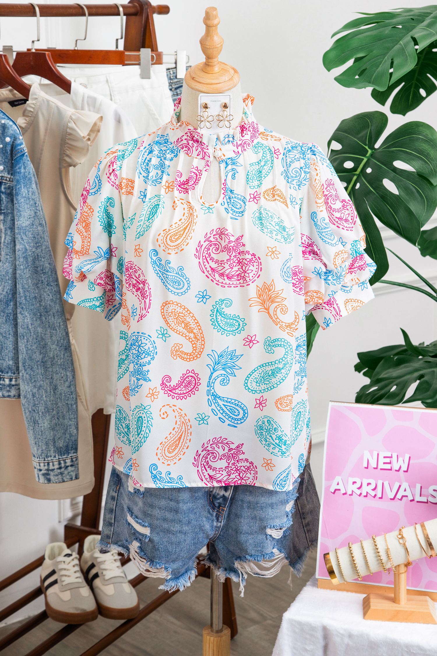 Multicolour Vibrant Paisley Printed Button Keyhole Puff Sleeve Blouse view 4