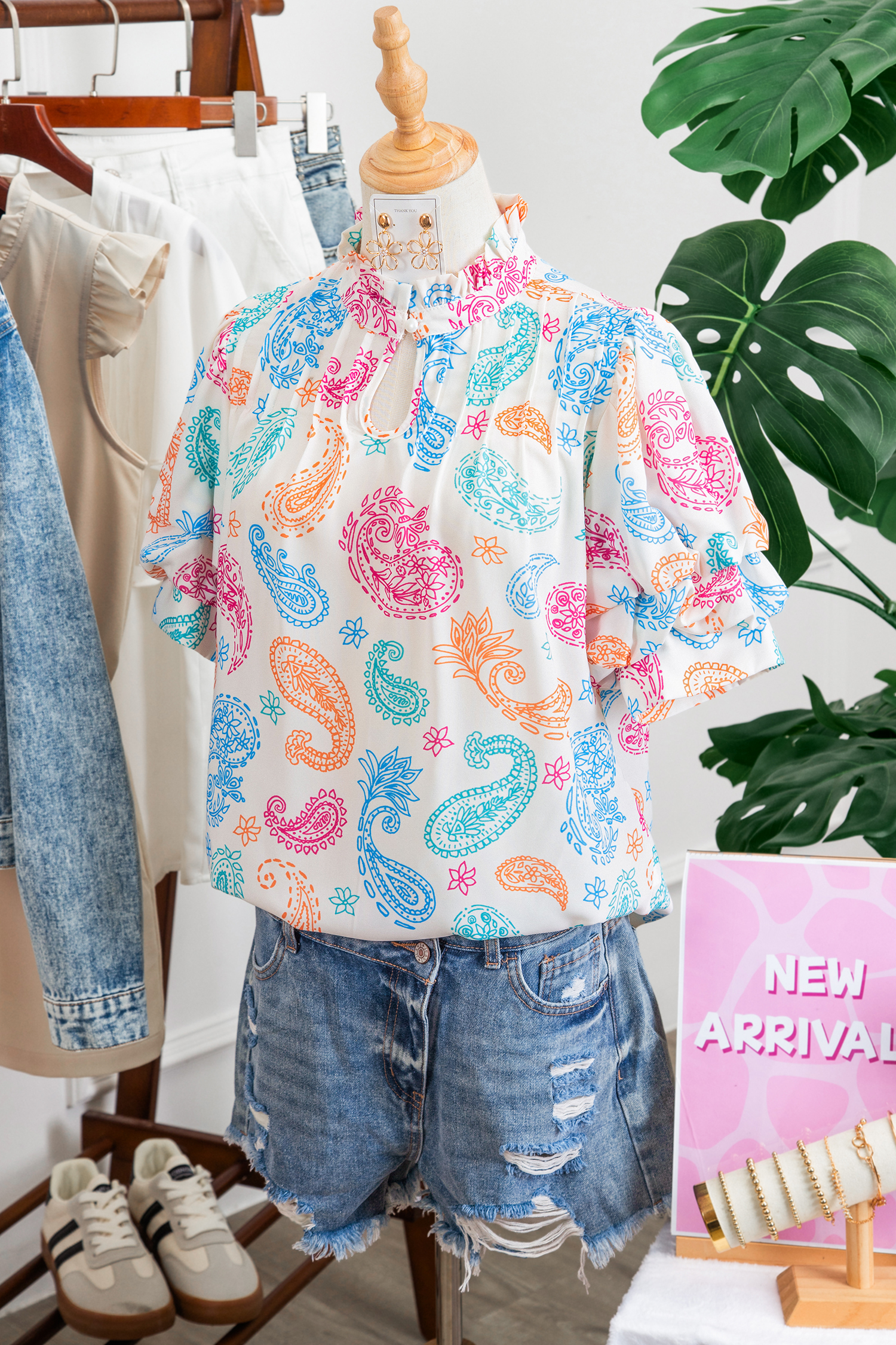 Multicolour Vibrant Paisley Printed Button Keyhole Puff Sleeve Blouse view 8