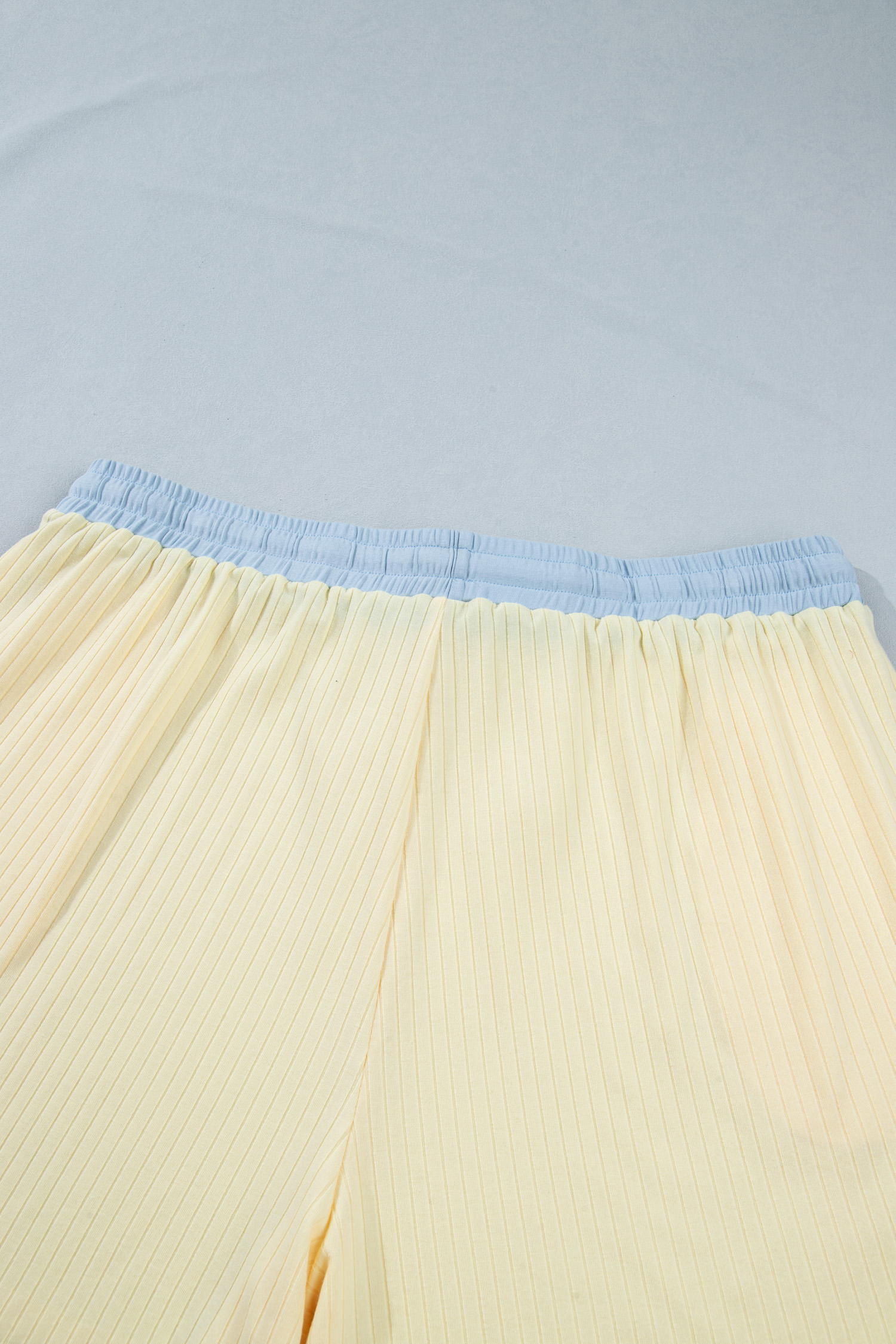Yellow Cream Plus Size Ribbed Color Block Trim Drawstring Shorts 2pcs Set