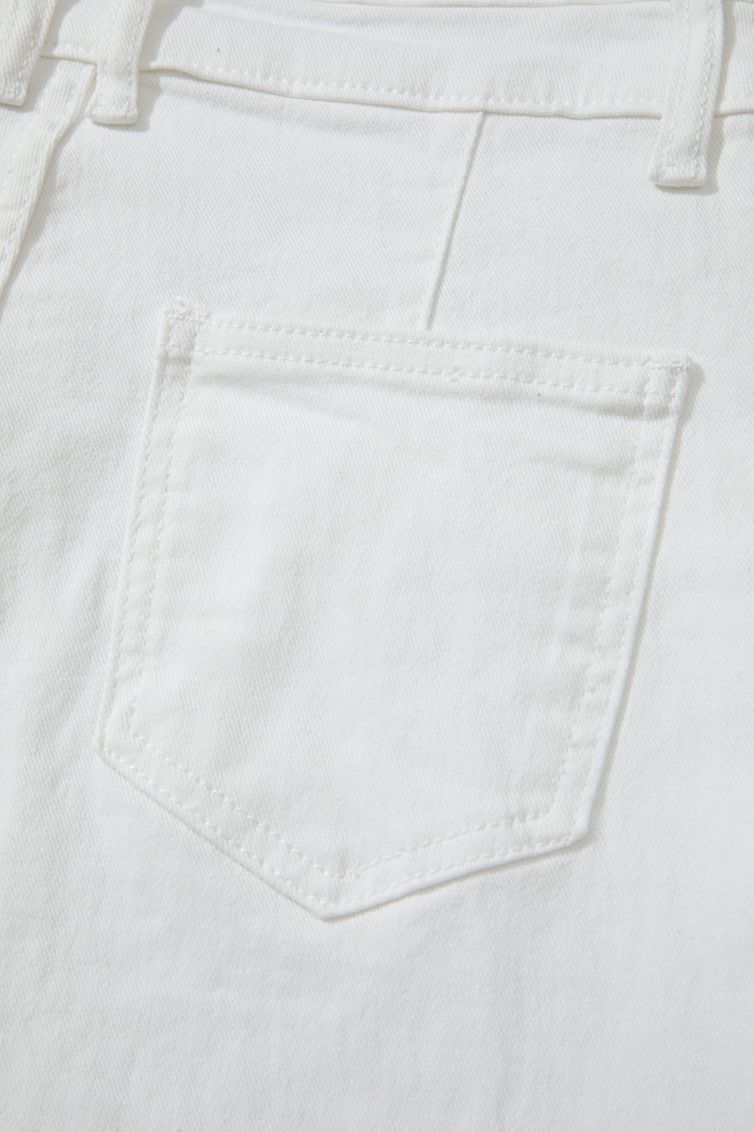 White Solid Color Loose Casual Jeans view 16