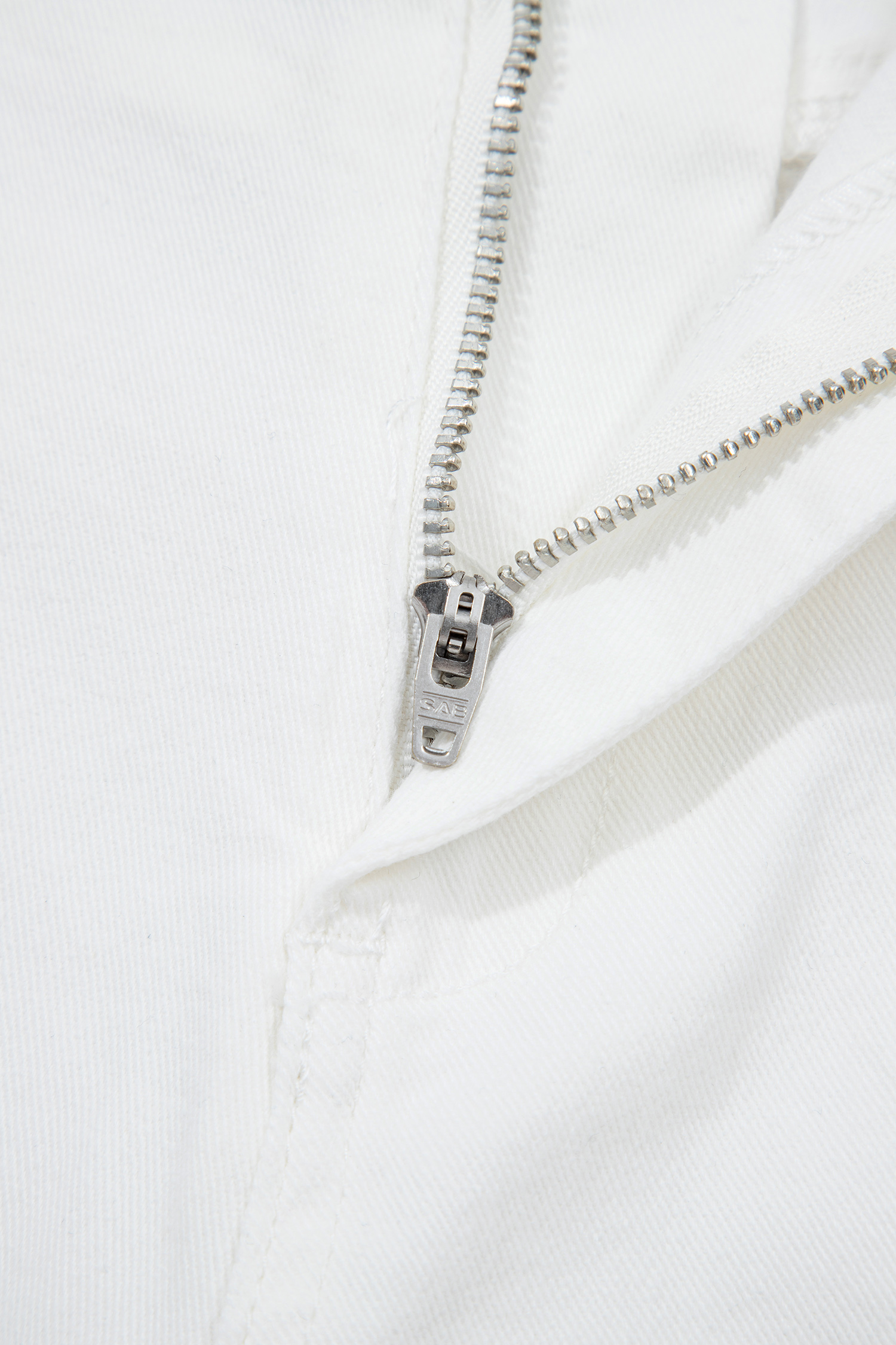 White Raw Hem Ankle-length Loose Jeans view 11