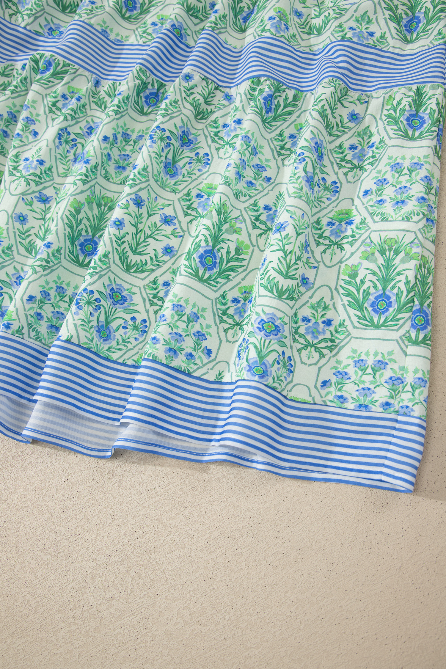 Green Geometric Floral Print Striped Patchwork Detail Sleeveless Dress（Runs Small ） view 22