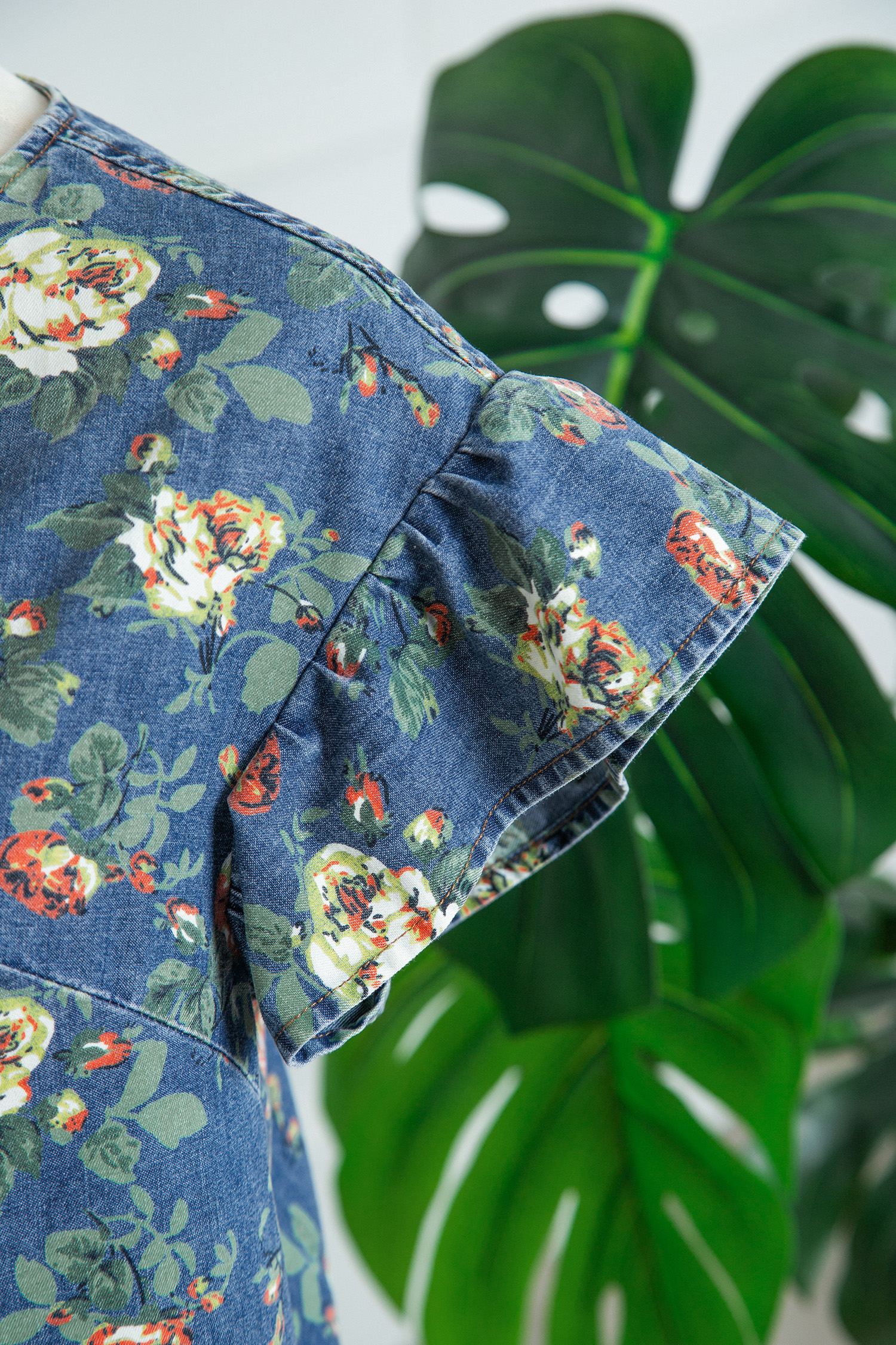 Ashleigh Blue Ruffled Short Sleeve Floral Denim Top view 14