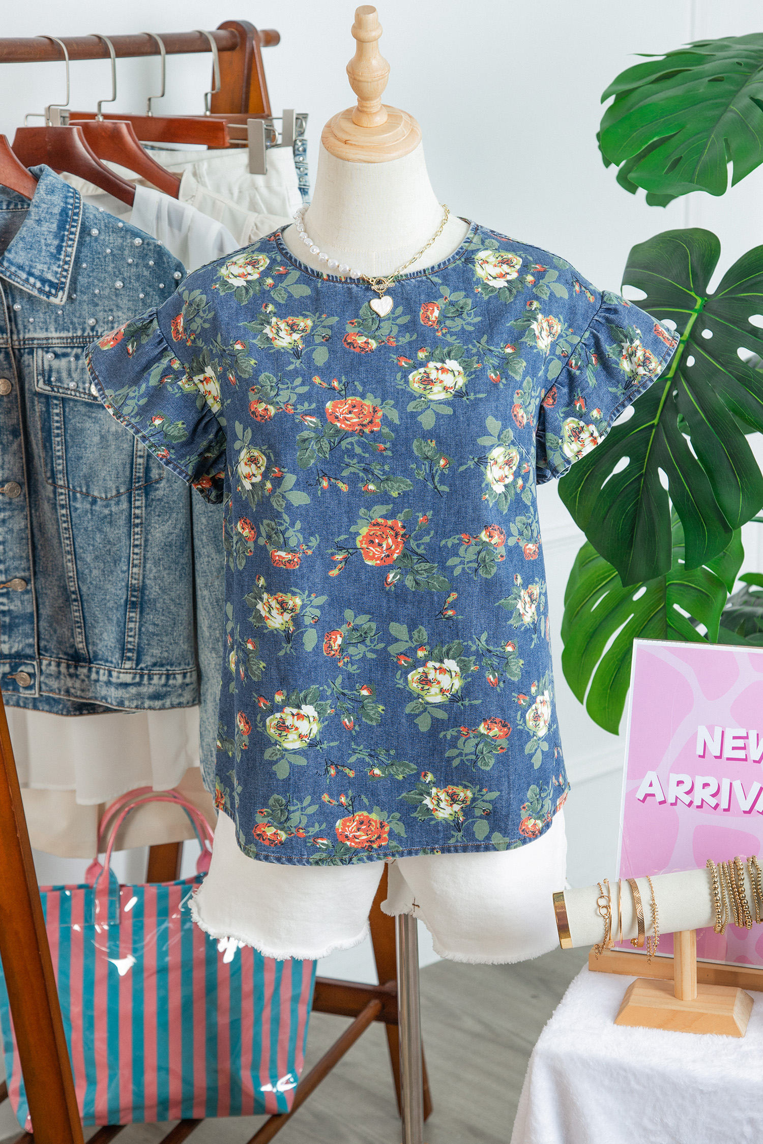 Ashleigh Blue Ruffled Short Sleeve Floral Denim Top view 18