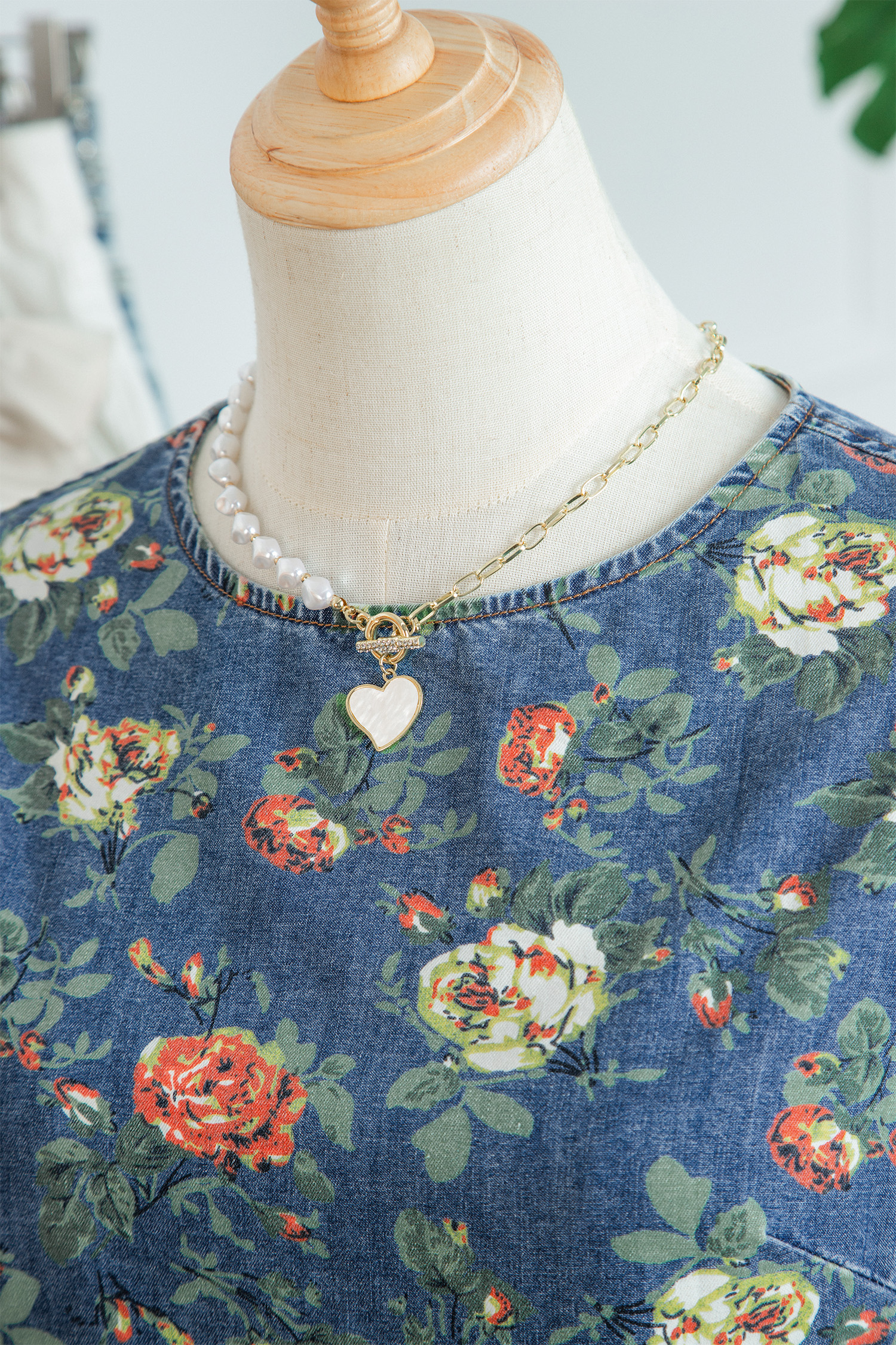 Ashleigh Blue Ruffled Short Sleeve Floral Denim Top view 15