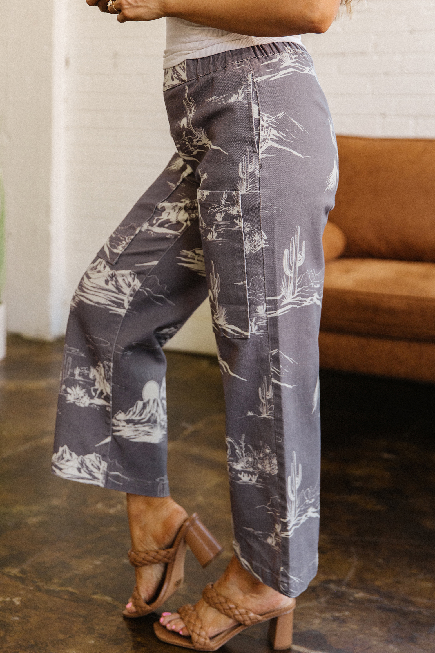 Gray Wild West Riding Vintage Printed Shift Jeans view 3